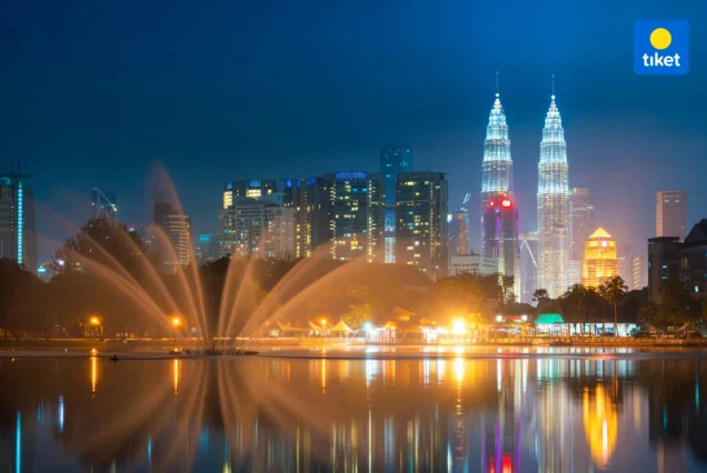 KL Evening Tour with Symphony Water Fountain Show and KL Tower